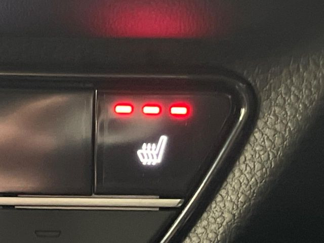 【シートヒーター】寒い日に重宝するシートヒーター!エアコンより早く温まってくれるので寒がりの人も安心ですね♪エアコンの温風は乾燥するから苦手、という方にもをおすすめです。