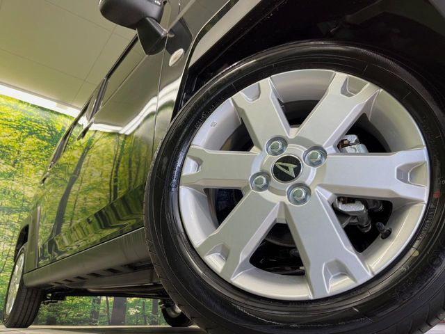 �y����15�C���`�A���~�z�C�[���z�O�ςɃ}�b�`���������A���~�z�C�[���𑕒����Ă���܂��B�e��ЊO�A���~�z�C�[����A�X�^�b�h���X�^�C�����戵�����Ă���܂��B���񂲑��k����������