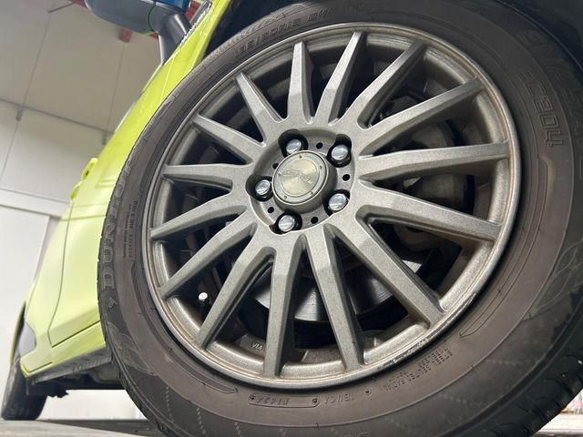 �y15�C���`�A���~�z�C�[���z�O�ςɃ}�b�`�����A���~�z�C�[���𑕒����Ă���܂��B�e��A���~�z�C�[����A�X�^�b�h���X�^�C�����戵�����Ă���܂��B���񂲑��k����������