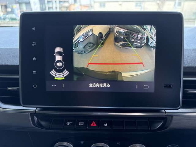 �o�b�N���j�^�[�E�p�[�L���O�\�i�[���t���Ă��܂��B