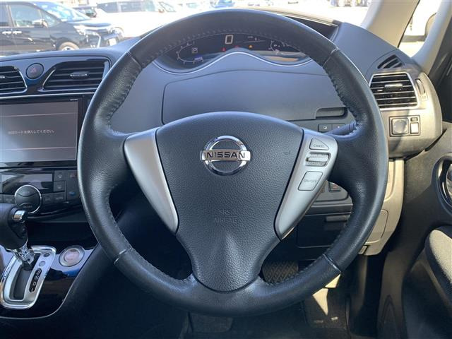 セレナ2.0 ハイウェイスター S-HYBRID