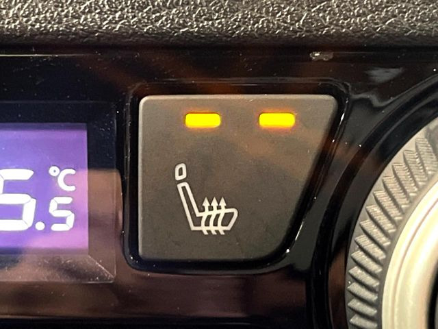 【シートヒーター】寒い日に重宝するシートヒーター!エアコンより早く温まってくれるので寒がりの人も安心ですね♪エアコンの温風は乾燥するから苦手、という方にもをおすすめです。