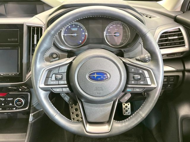 �y�����v�����X�e�A�����O�z�㎿�Ȋv���g�p���邱�ƂŁA��ɂ����������݂ƂĂ��^�]���₷���n���h���ł���