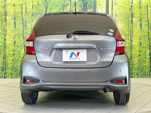 安心の最長10年・走行無制限保証(有償)をご用意。保証内容も充実はもちろん、無料点検&オイル交換や、年中無休の全国・24時間ロードサービスも付帯されておりますのでご安心下さい。