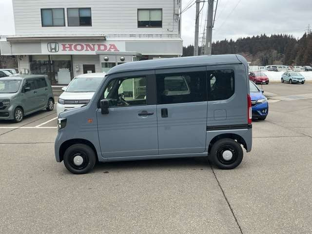 N-VANファン スタイル+ ネイチャー 4WD