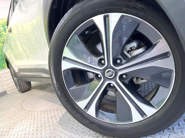 �y�����A���~�z�C�[���z�O�ςɃ}�b�`���������A���~�z�C�[���𑕒����Ă���܂��B�e��ЊO�A���~�z�C�[����A�X�^�b�h���X�^�C�����戵�����Ă���܂��B���񂲑��k����������