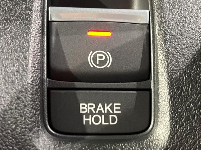 �y�d���p�[�L���O�u���[�L�z�X�C�b�`�����������ŊȒP�ɍ쓮����d���p�[�L���O�u���[�L�𑕔��B�u���[�L�������ŕێ����Ă����u�I�[�g�u���[�L�z�[���h�v�ƕ��p����΁A�M���҂���a�؎����������ɂ������K��