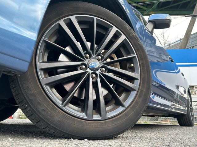 �y����17�C���`�A���~�z�C�[���z�O�ςɃ}�b�`���������A���~�z�C�[���𑕒����Ă���܂��B�e��ЊO�A���~�z�C�[����A�X�^�b�h���X�^�C�����戵�����Ă���܂��B���񂲑��k����������