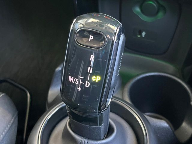 ��MT���[�h�t��AT:�ʏ�͎����ł����Ȃ���ϑ�(�M�A�`�F���W)���h���C�o�[�̑���ɂ���ĈӐ}�I�ɕς�����V�X�e���ł��B����w���i�̃h���C�u�����y���݂��������܂�!