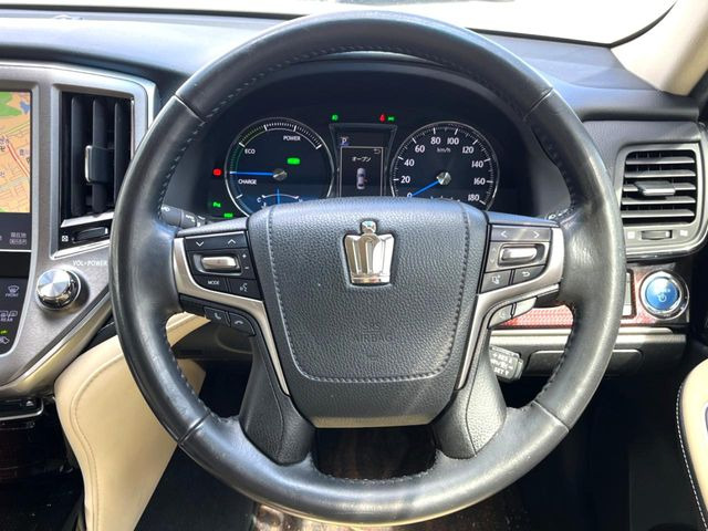 �y�����v�����X�e�A�����O�z�㎿�Ȋv���g�p���邱�ƂŁA��ɂ����������݂ƂĂ��^�]���₷���n���h���ł���