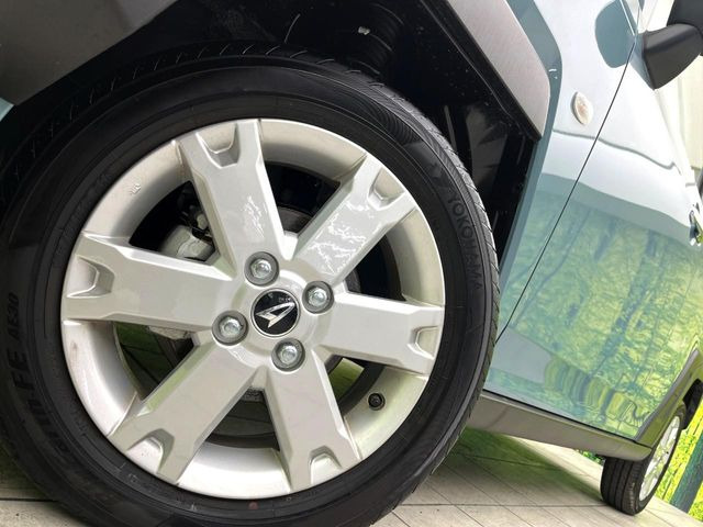 �y����15�C���`�A���~�z�C�[���z�O�ςɃ}�b�`���������A���~�z�C�[���𑕒����Ă���܂��B�e��ЊO�A���~�z�C�[����A�X�^�b�h���X�^�C�����戵�����Ă���܂��B���񂲑��k����������