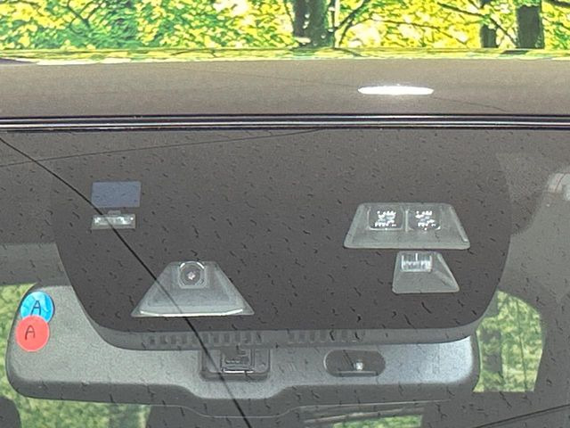 �y�X�}�[�g�u���[�L�T�|�[�g�z���s���ɑO���̎ԗ�����F�����A�Փ˂������Ȏ��͌x��ƃu���[�L�ŏՓˉ���Ɣ�Q�y�����A�V�X�g�B�����S�Ƀh���C�u�����y���݂��������܂��B