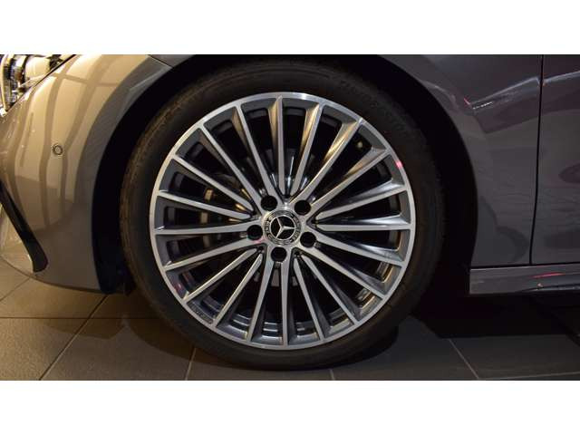 CLAクラスCLA180 (BSG搭載モデル) AMGラインパッケージ