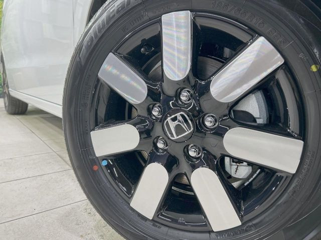 �y����15�C���`�A���~�z�C�[���z�O�ςɃ}�b�`���������A���~�z�C�[���𑕒����Ă���܂��B�e��ЊO�A���~�z�C�[����A�X�^�b�h���X�^�C�����戵�����Ă���܂��B���񂲑��k����������