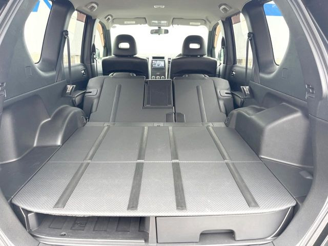 ���i�̂���������ʋ΁A���}���ɏ\���ȉ׎��X�y�[�X���m�ۂ��Ă���܂��B�Z�J���h�V�[�g��|���ƁA�傫�ȉו��̐ύڂ��\�ł���