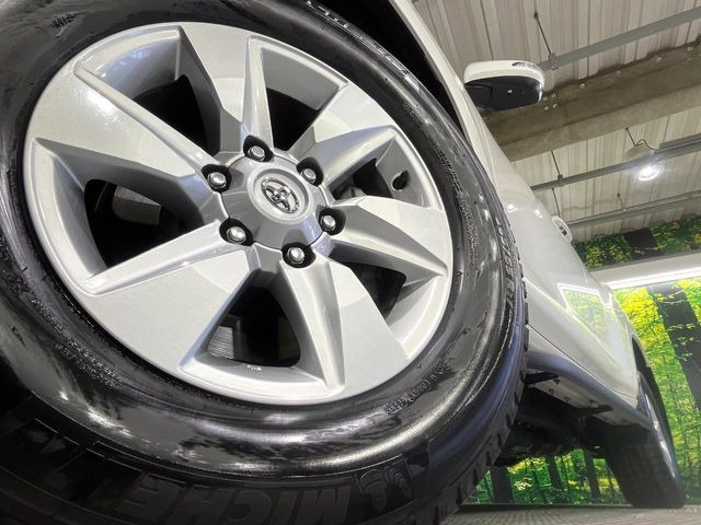 �y����17�C���`�A���~�z�C�[���z�O�ςɃ}�b�`���������A���~�z�C�[���𑕒����Ă���܂��B�e��ЊO�A���~�z�C�[����A�X�^�b�h���X�^�C�����戵�����Ă���܂��B���񂲑��k����������