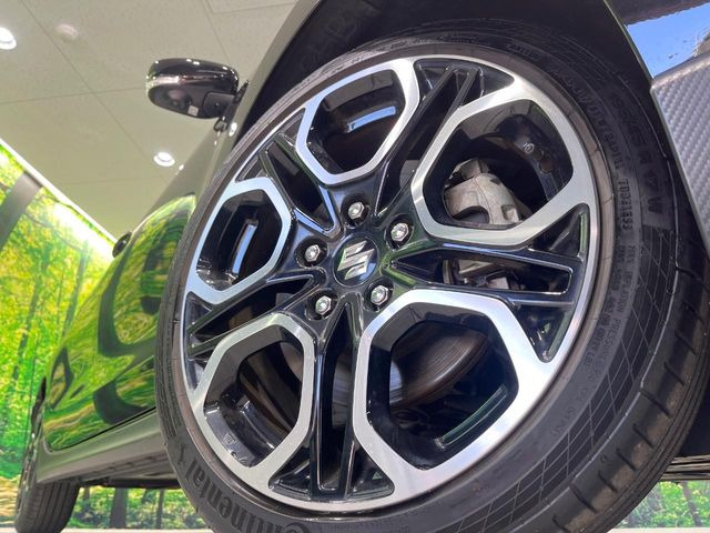 �y����17�C���`�A���~�z�C�[���z�O�ςɃ}�b�`���������A���~�z�C�[���𑕒����Ă���܂��B�e��ЊO�A���~�z�C�[����A�X�^�b�h���X�^�C�����戵�����Ă���܂��B���񂲑��k����������