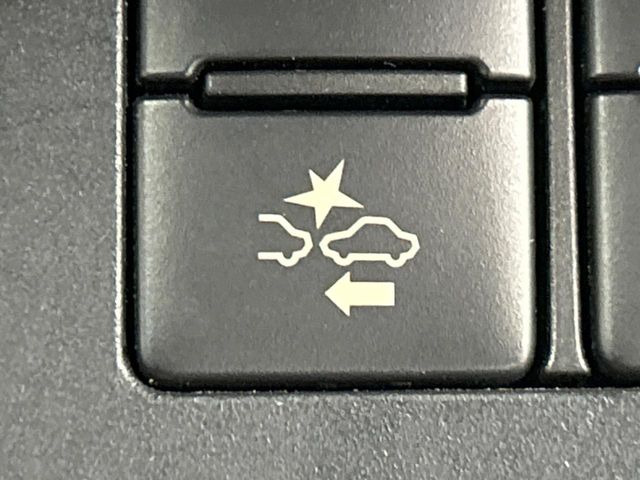 �y�g���^�Z�[�t�e�B�Z���X�z���s���ɑO���̎ԗ�����F�����A�Փ˂������Ȏ��͌x��ƃu���[�L�ŏՓˉ���Ɣ�Q�y�����A�V�X�g�B�����S�Ƀh���C�u�����y���݂��������܂��B