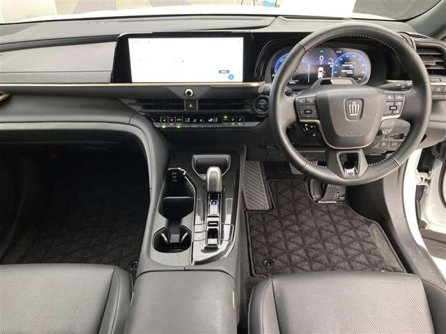 クラウンスポーツ2.5 Z E-Four 4WD