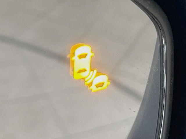 �y�u���C���h�X�|�b�g�C���t�H���[�V�����z���s���A�h�A�~���[�̎��p�ɂȂ�₷���ӏ��Ɍ㑱�Ԃ��ڋ߂���ƃT�C�h�~���[�t�߂Ɍx����\���A�h���C�o�[�ɒ��ӊ��N�����Ă���܂��B