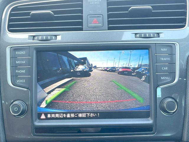 ●ガイドライン付きバックカメラ:不安な駐車もこれで安心!ガイドライン付きなので狭い箇所での駐車もラクラクです!