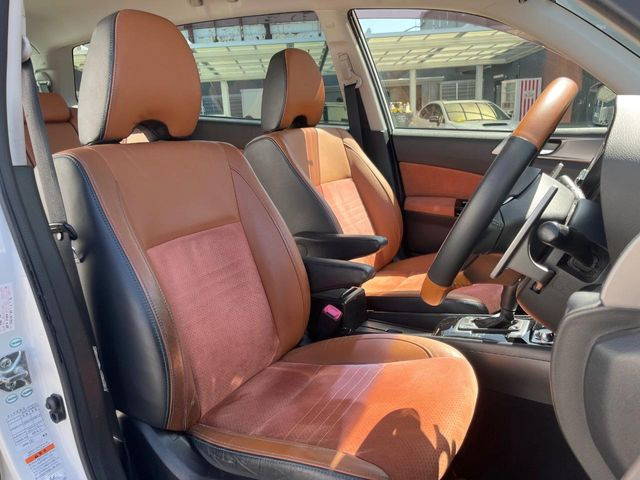 �y�n�[�t���U�[�V�[�g�z�������ƍ���S�n�𗼗������l�C�̃V�[�g���w�ʁE���ʂ̓X�G�[�h���ƂȂ��Ă���A���G��⊊��ɂ����ɗD��Ă��܂��B�C���╞���ɍ��E���ꂸ���K�ɂ���肢�������܂��B