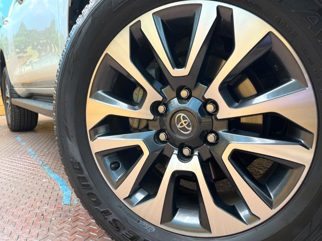 �y�����I�v�V����19�C���`�A���~�z�C�[���z�����I�v�V�����z�C�[���𑕒��B���s���\�̌���ɉ����A�O�ς����X�^�C���b�V���ɂȂ��Ă��܂��B