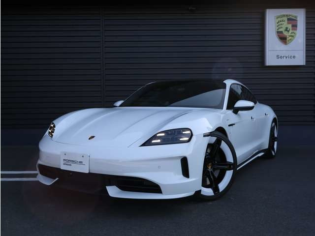 タイカン4S パフォーマンスバッテリー プラス 4+1シート 4WD