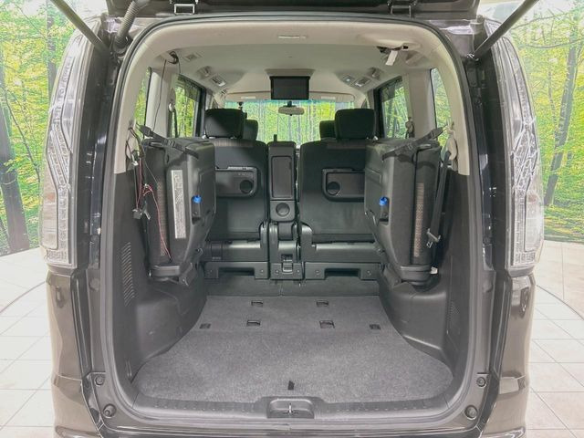 ���ڃV�[�g�͑O��X���C�h���\�ł��B���ɉ�����Α������L������������A�O�ɋl�߂�Α傫�ȃ��Q�b�W�X�y�[�X���m�ۂł��܂��B�V�[���ɉ����Ďg�������ł��邩��Ƃ��Ă��֗��ł���