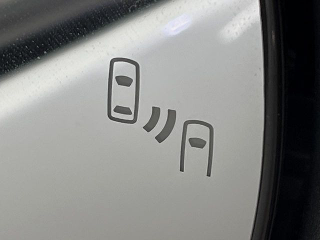 �y�u���C���h�X�|�b�g���j�^�[�z���s���A�h�A�~���[�̎��p�ɂȂ�₷���ӏ��Ɍ㑱�Ԃ��ڋ߂���ƃT�C�h�~���[�t�߂Ɍx����\���A�h���C�o�[�ɒ��ӊ��N�����Ă���܂��B