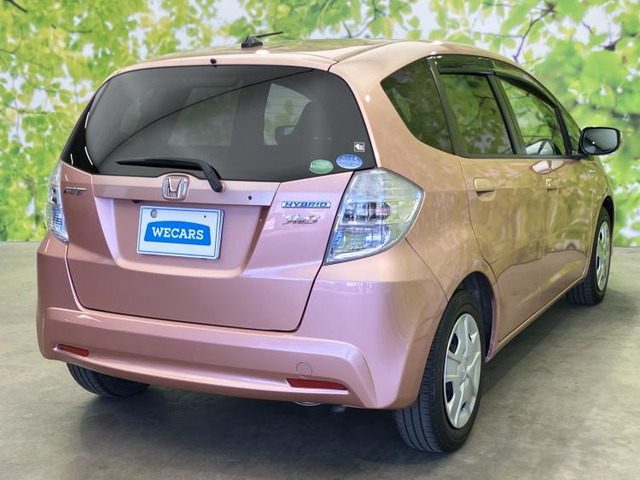 フィットハイブリッド1.3 シーズ ファインスタイル