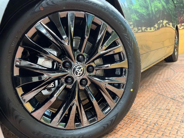 �y�����A���~�z�C�[���z�O�ςɃ}�b�`���������A���~�z�C�[���𑕒����Ă���܂��B�e��ЊO�A���~�z�C�[����A�X�^�b�h���X�^�C�����戵�����Ă���܂��B���񂲑��k����������