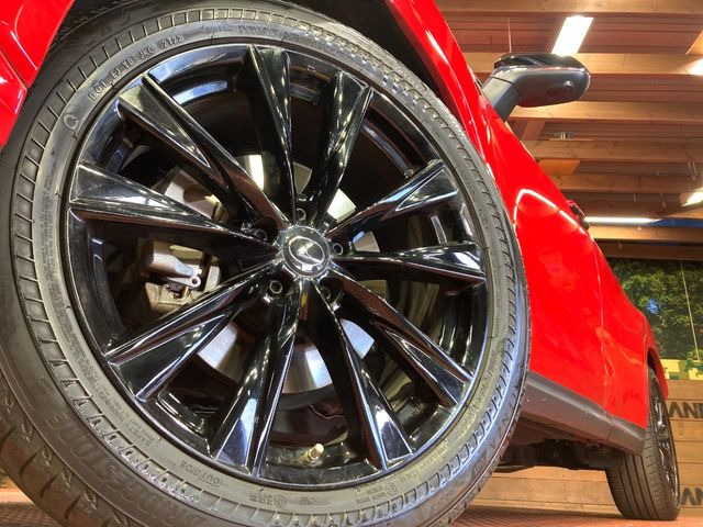 �y����20�C���`�A���~�z�C�[���z�O�ςɃ}�b�`���������A���~�z�C�[���𑕒����Ă���܂��B�e��ЊO�A���~�z�C�[����A�X�^�b�h���X�^�C�����戵�����Ă���܂��B���񂲑��k����������