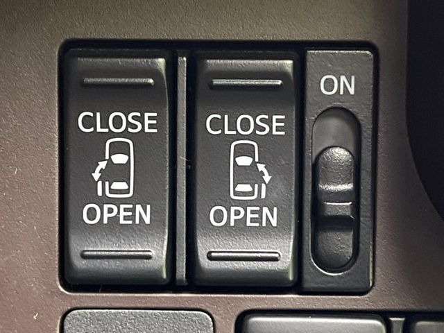 �y�����X���C�h�h�A�z���ԏ�ŗׂ̎ԂƂ̊Ԋu���������ɂ������A�X���C�h�h�A�Ȃ���S!�h�A�I�[�v������������炸�A�J�������L���̂ŏ��~�肪�Ƃ��Ă��ȒP�ł��B�傫�ȉו��̏o���������Ȃ���\��