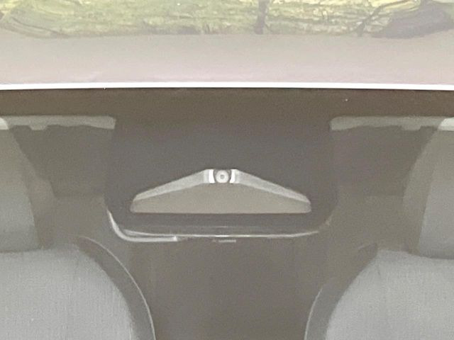 【トヨタセーフティセンス】走行中に前方の車両等を認識し、衝突しそうな時は警報とブレーキで衝突回避と被害軽減をアシスト。より安全にドライブをお楽しみいただけます。