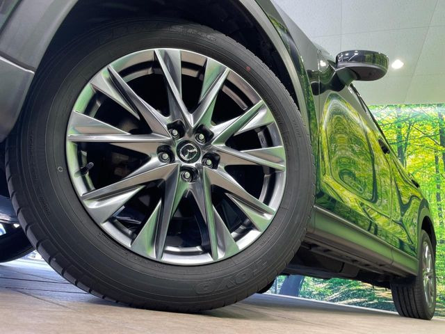 �y����19�C���`�A���~�z�C�[���z�O�ςɃ}�b�`���������A���~�z�C�[���𑕒����Ă���܂��B�e��ЊO�A���~�z�C�[����A�X�^�b�h���X�^�C�����戵�����Ă���܂��B���񂲑��k����������