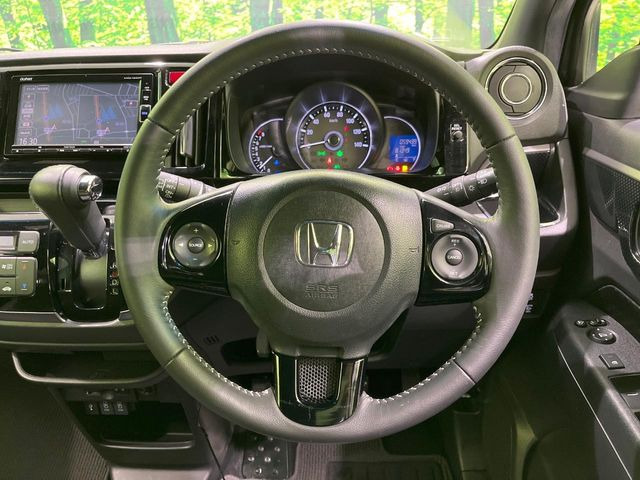 �y�����v�����X�e�A�����O�z�㎿�Ȋv���g�p���邱�ƂŁA��ɂ����������݂ƂĂ��^�]���₷���n���h���ł���