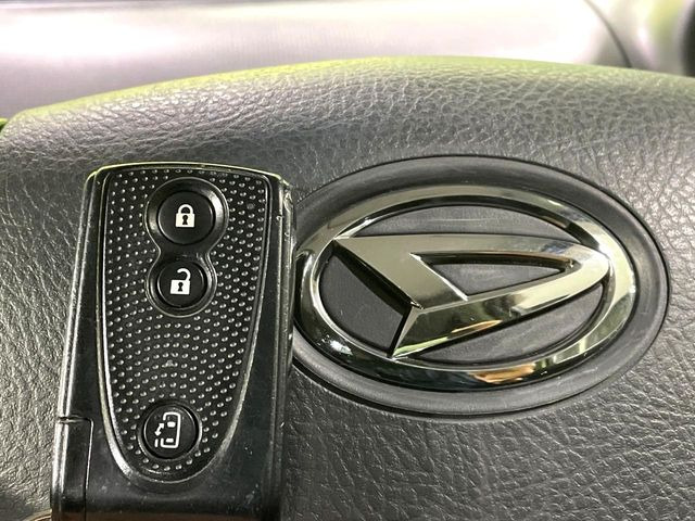 �y�L�[�t���[�V�X�e���z�J�o����|�P�b�g�ɓ��ꂽ�܂܂ł��h�A�̎{���E�������\�ȃX�}�[�g�L�[�𑕔��B�G���W���̃I���E�I�t�����J�M�����o���K�v����������Ƃ��Ă��֗��ł���