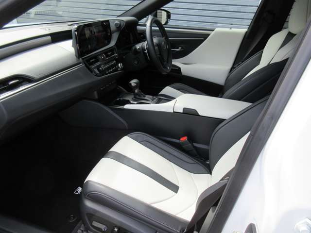 ES300h Fスポーツ