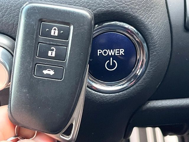 �y�X�}�[�g�L�[�z�J�o����|�P�b�g�ɓ��ꂽ�܂܂ł��h�A�̎{���E�������\�ȃX�}�[�g�L�[�𑕔��B�G���W���̃I���E�I�t�����J�M�����o���K�v����������Ƃ��Ă��֗��ł���