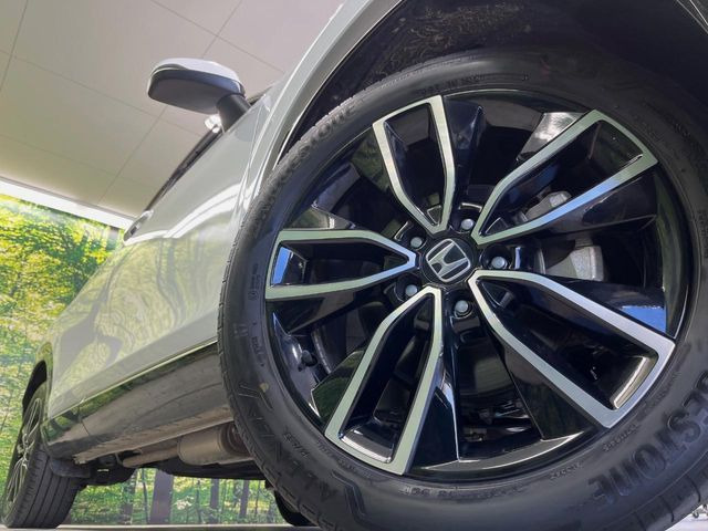 �y����18�C���`�A���~�z�C�[���z�O�ςɃ}�b�`���������A���~�z�C�[���𑕒����Ă���܂��B�e��ЊO�A���~�z�C�[����A�X�^�b�h���X�^�C�����戵�����Ă���܂��B���񂲑��k����������