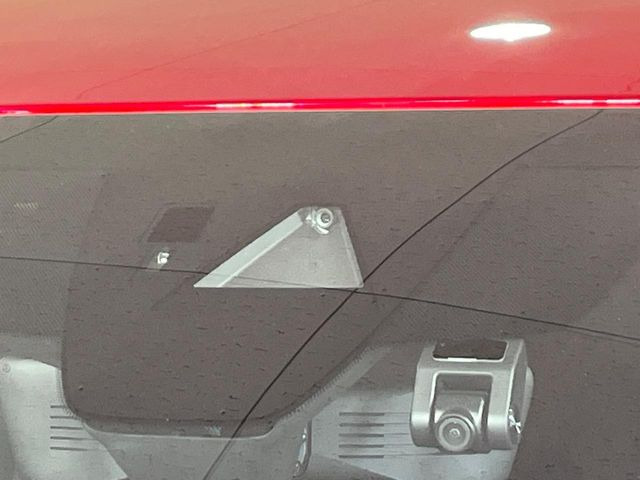 �y�X�}�[�g�u���[�L�T�|�[�g�z���s���ɑO���̎ԗ�����F�����A�Փ˂������Ȏ��͌x��ƃu���[�L�ŏՓˉ���Ɣ�Q�y�����A�V�X�g�B�����S�Ƀh���C�u�����y���݂��������܂��B