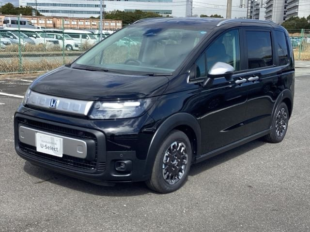 フリード1.5 e:HEV クロスター