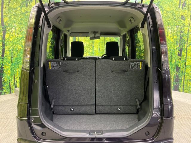 ���i�̂���������ʋ΁A���}���ɏ\���ȉ׎��X�y�[�X���m�ۂ��Ă���܂��B�Z�J���h�V�[�g��|���ƁA�傫�ȉו��̐ύڂ��\�ł���