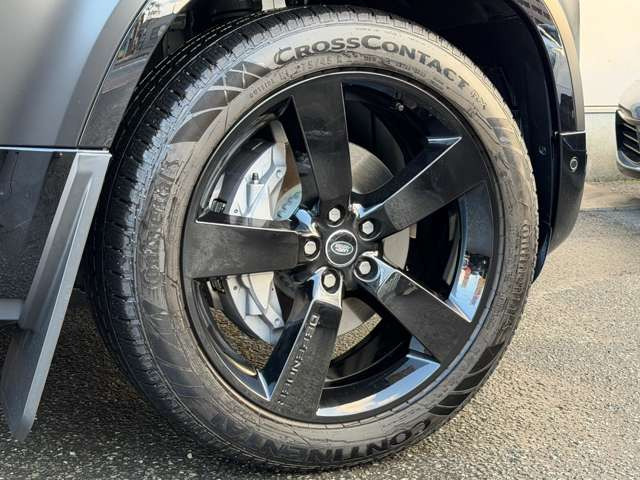 �y�I�v�V�����z22�C���`�E�X�^�C��5098�E�u���b�N�A���~�z�C�[���B