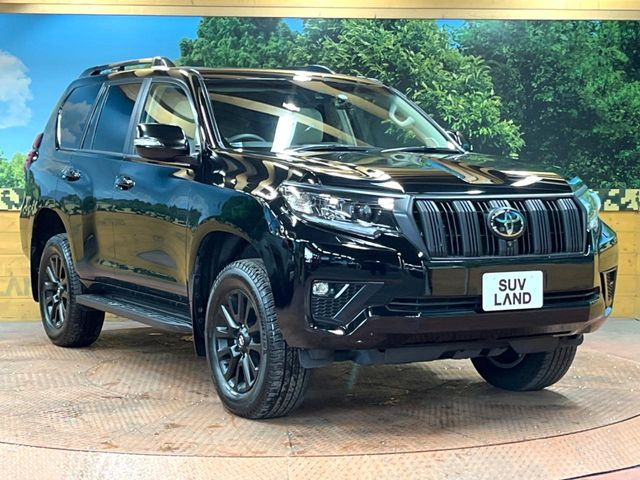 高透明度のガラス皮膜で撥水はもちろん、上質なツヤ・光沢を実現。紫外線や酸性雨から大切な愛車を保護し、色あせ・劣化を防止。「弾スプラッシュコート」、「弾プリミッサコート」からお選びいただけます。