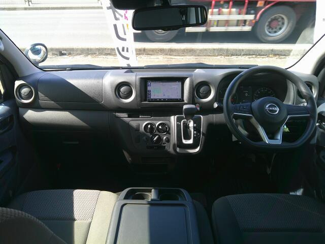 ���O���̐��|�E�K���X�n�{�f�B�R�[�e�B���O��CAR�N���[�j���O���Ǝ҂��{�H�������܂��̂ő�ϐ����B�I���b�N�X�����Ԃł݂͂Ȃ��܂ɉ��K�ȃh���C�u�����񑩁B