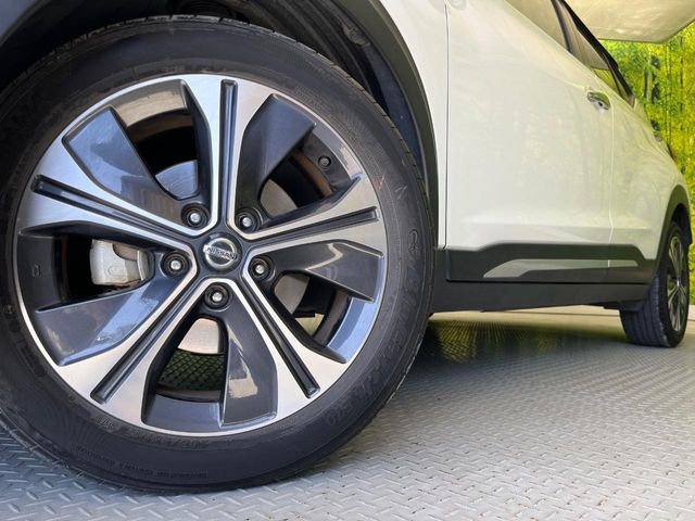 �y����17�C���`�A���~�z�C�[���z�O�ςɃ}�b�`���������A���~�z�C�[���𑕒����Ă���܂��B�e��ЊO�A���~�z�C�[����A�X�^�b�h���X�^�C�����戵�����Ă���܂��B���񂲑��k����������