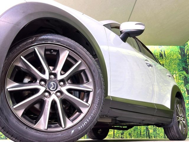 �y����18�C���`�A���~�z�C�[���z�O�ςɃ}�b�`���������A���~�z�C�[���𑕒����Ă���܂��B�e��ЊO�A���~�z�C�[����A�X�^�b�h���X�^�C�����戵�����Ă���܂��B���񂲑��k����������