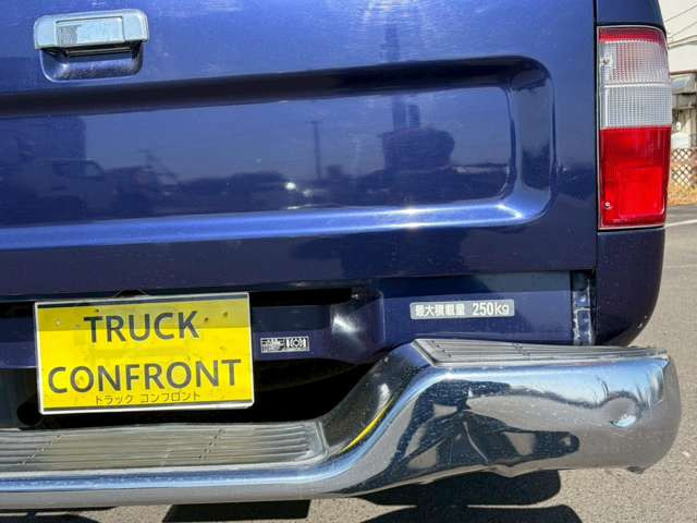 �e��g���b�N���݌ɂ��Ă���܂�!